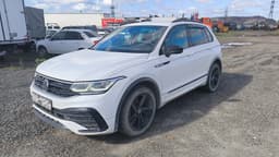 Volkswagen Tiguan - 1