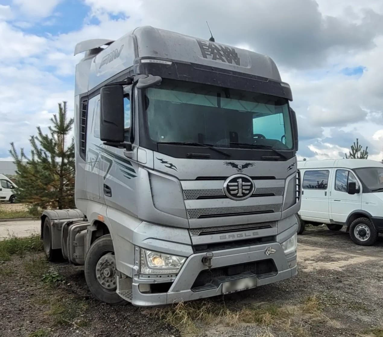 FAW J7 4x2 Седельный тягач - 2