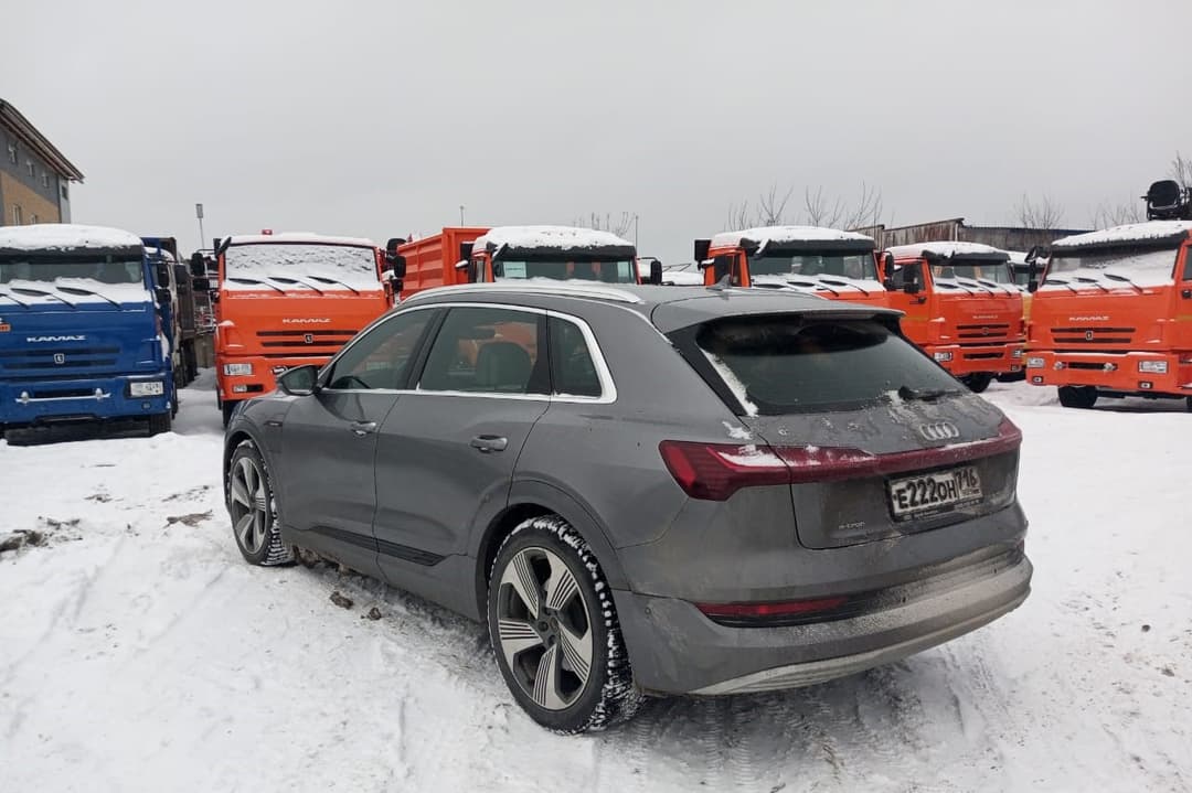 Audi e-tron - 4