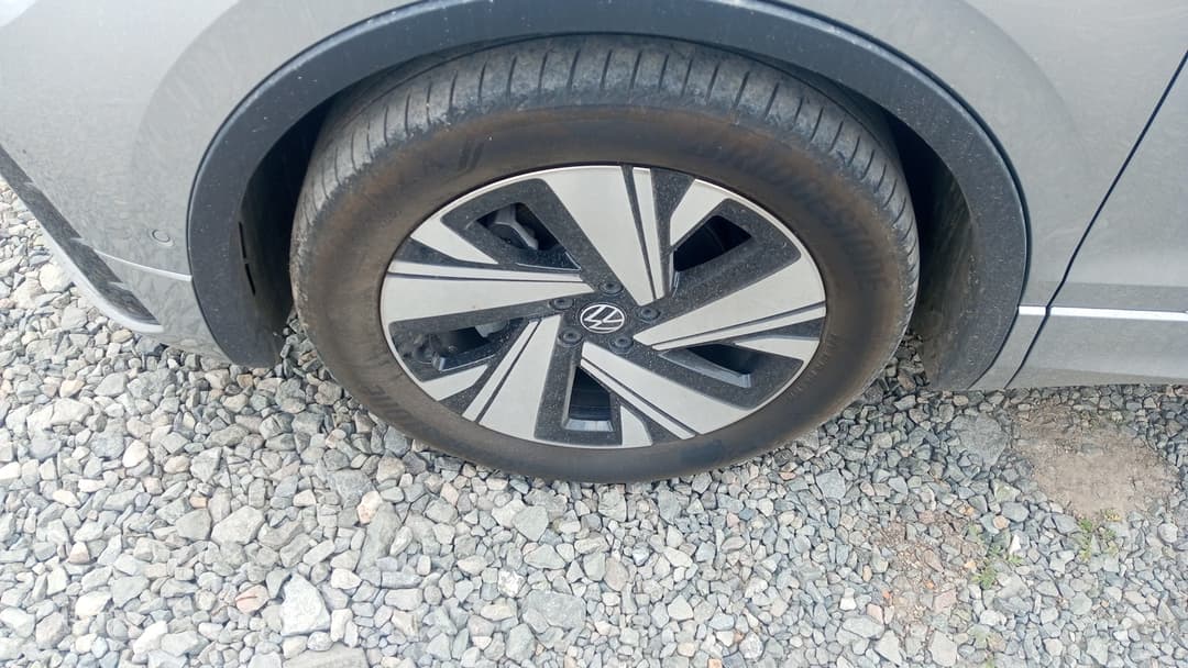 Volkswagen Tiguan L - 10