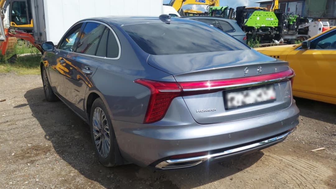 Hongqi H5 - 4