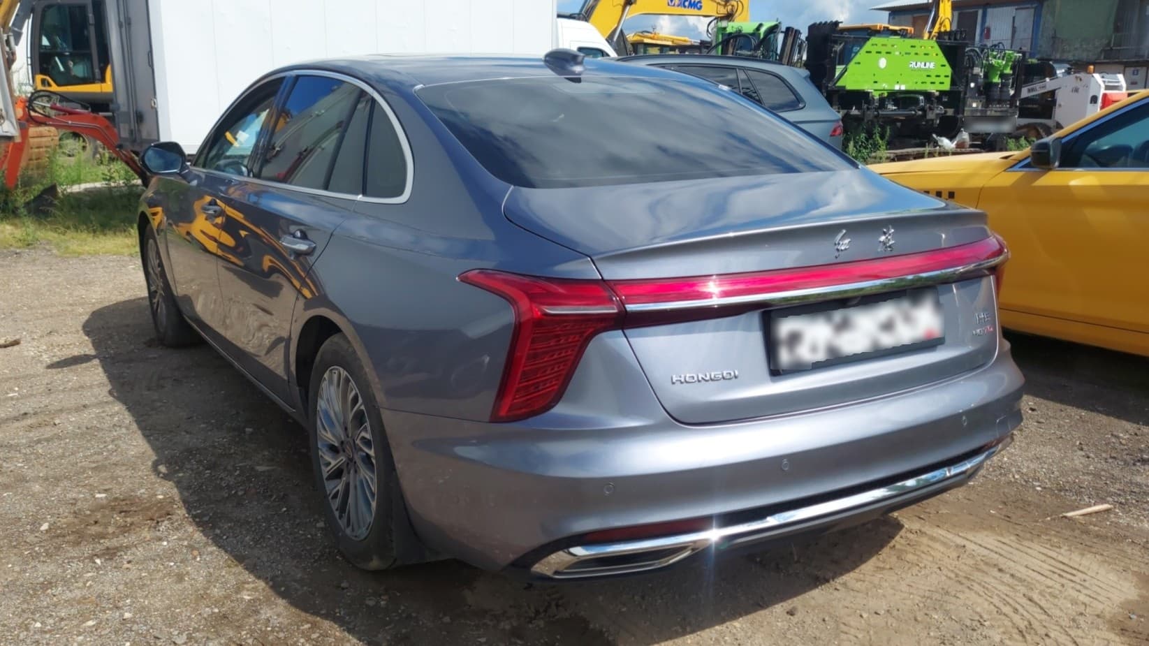 Hongqi H5 - 4