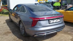 Hongqi H5 - 4