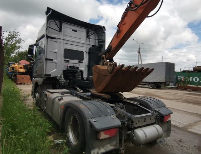 FAW J7 4x2 Седельный тягач - 4