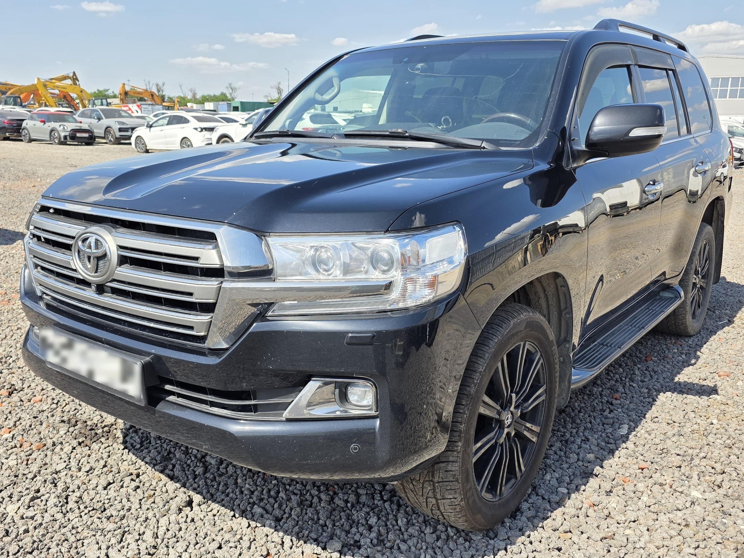 Toyota Land Cruiser 200 - 1