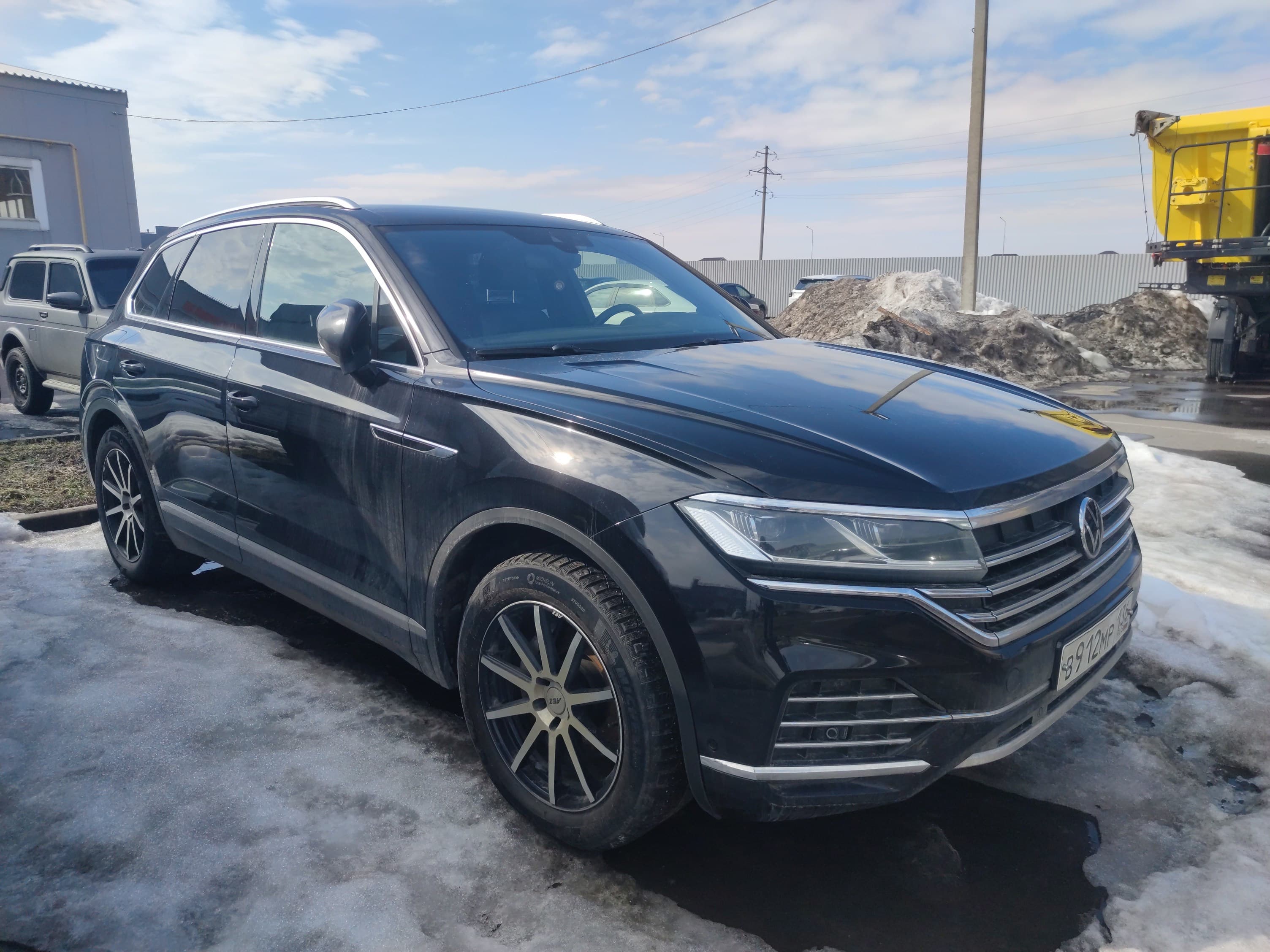 Volkswagen Touareg - 2