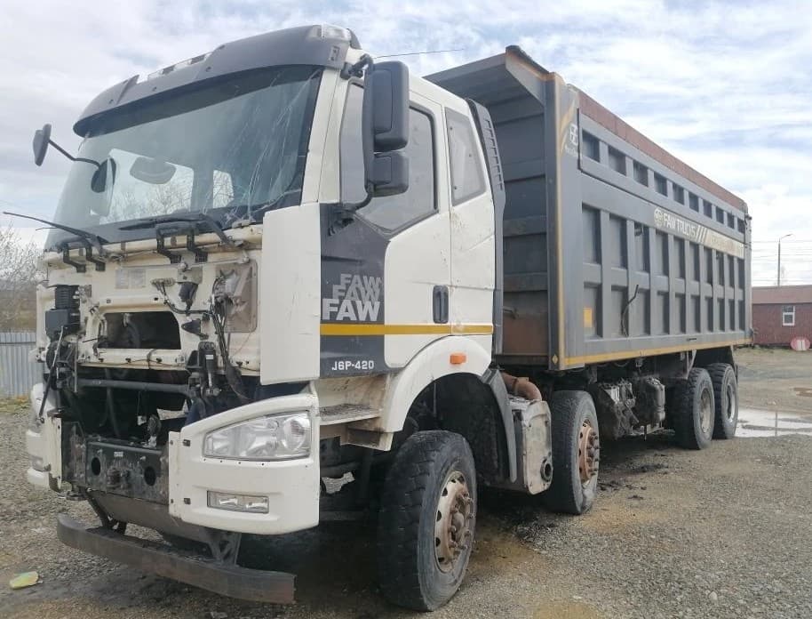 FAW J6 8x4 Самосвал - 1