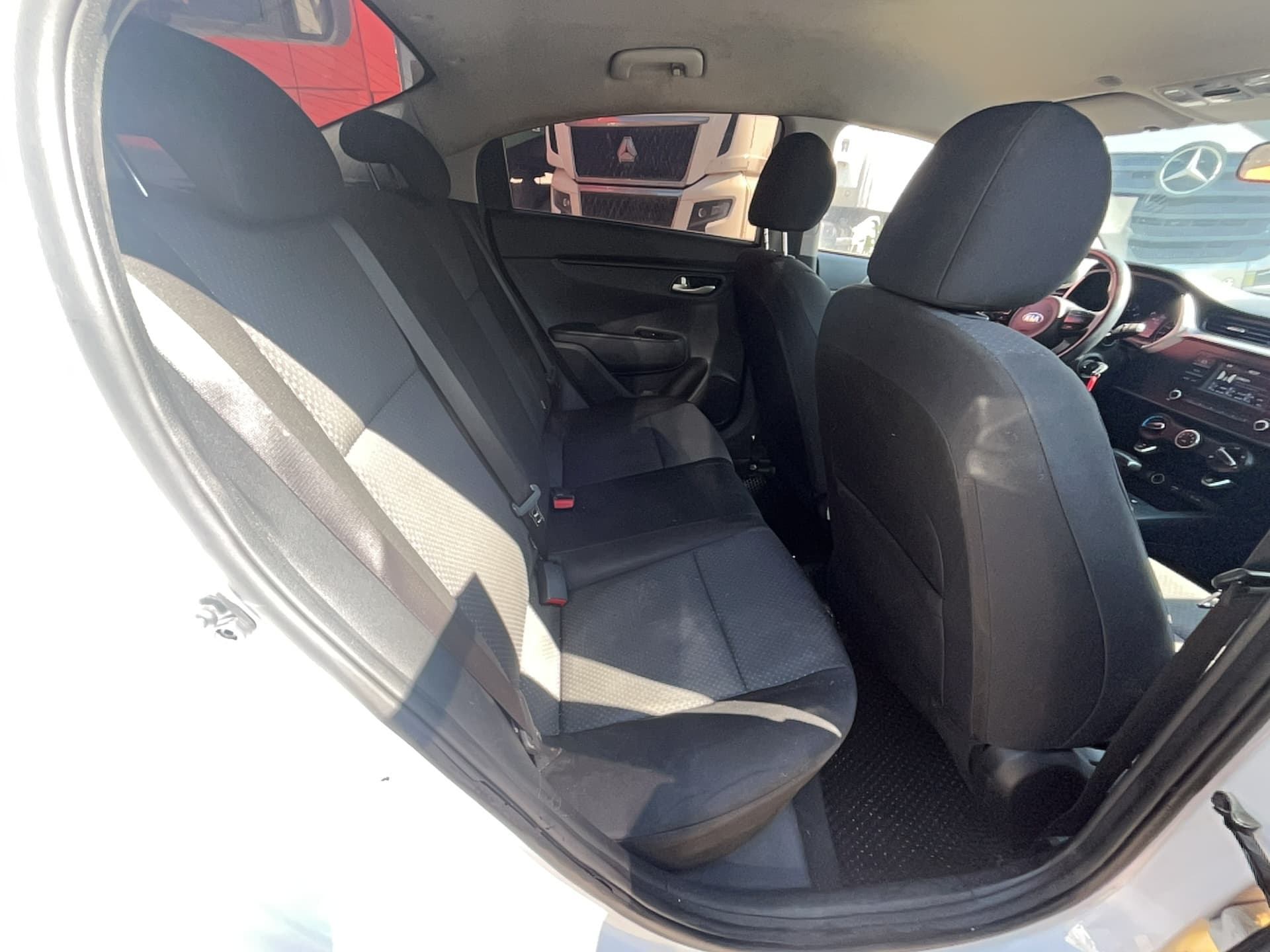 KIA Rio - 9