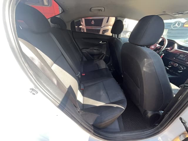 KIA Rio - 9