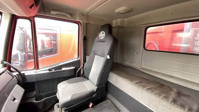Hongyan 908 8x4 Самосвал - 7