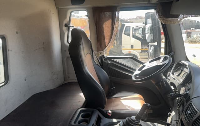 FAW J6 8x4 Самосвал - 8