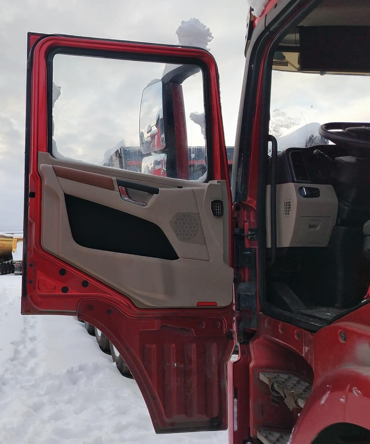 Shacman (Shaanxi) SX* 4x2 Седельный тягач - 7