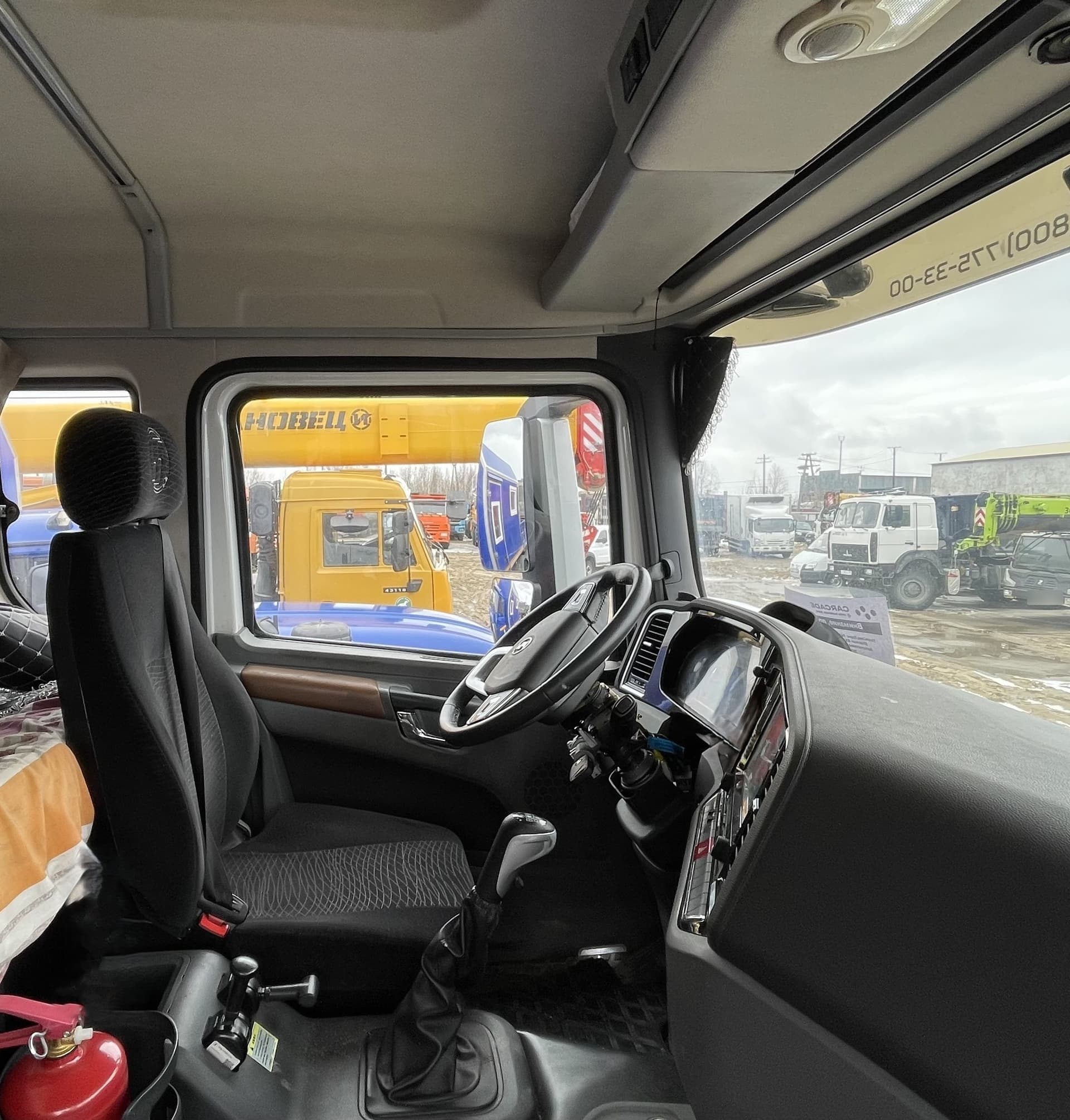 Уралспецтранс 5453* на шасси Shacman SX3258 6x6 Автотопливозаправщик - 8