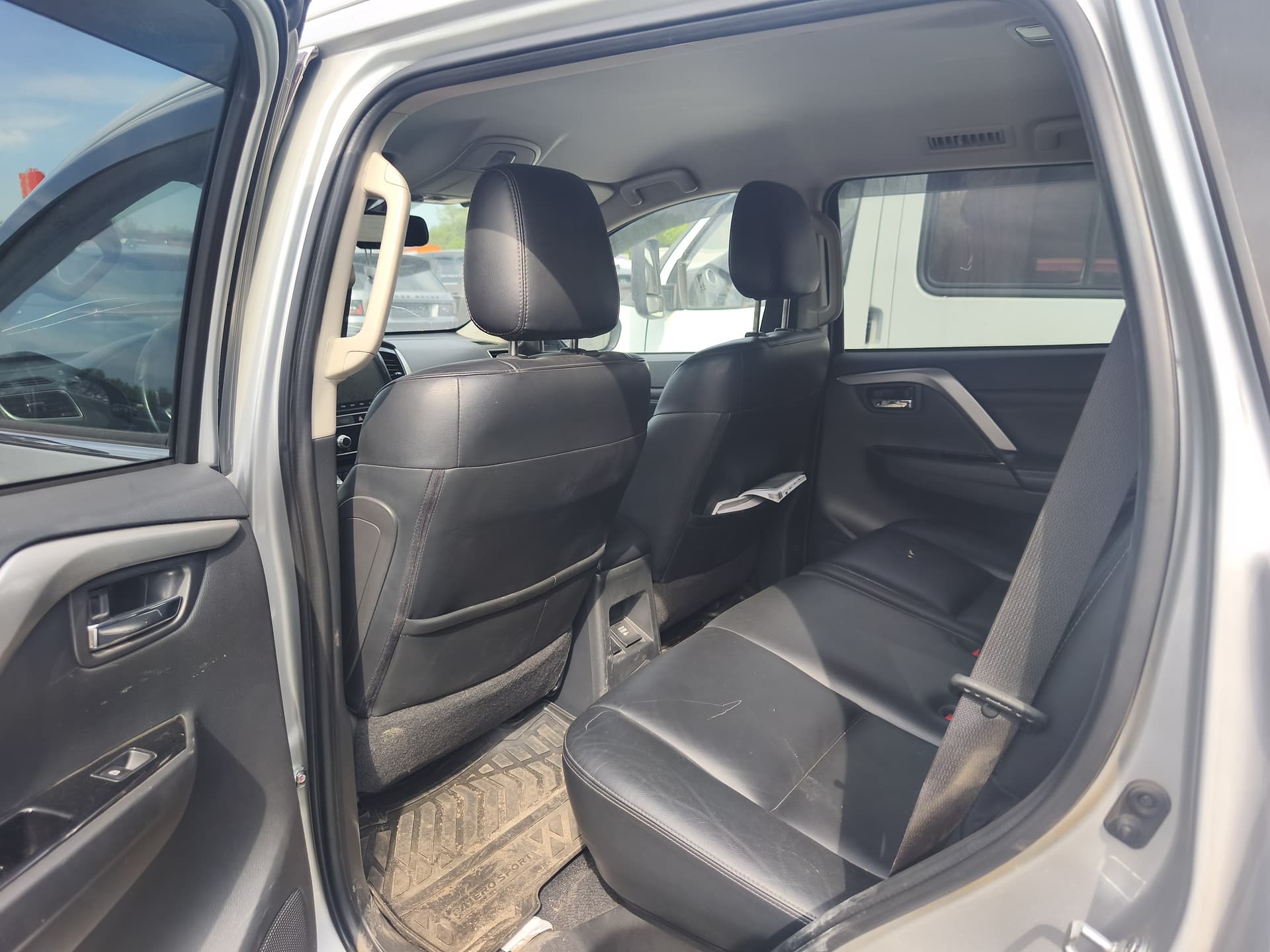 Mitsubishi Pajero Sport - 9
