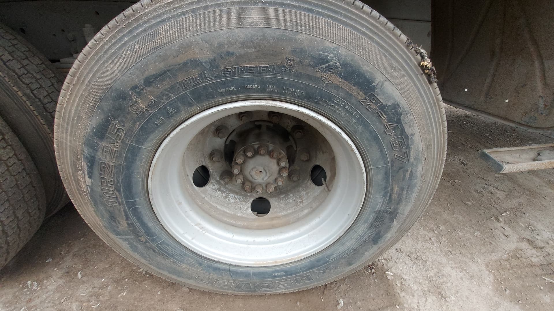 Кран Центр "Камаз" 6590 на шасси КАМАЗ 65117 6x4 Бортовой с КМУ - 9