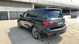 Infiniti QX80 - 4