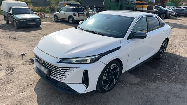 Changan Lamore - 1