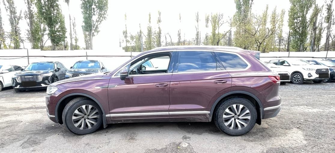 Volkswagen Touareg - 2