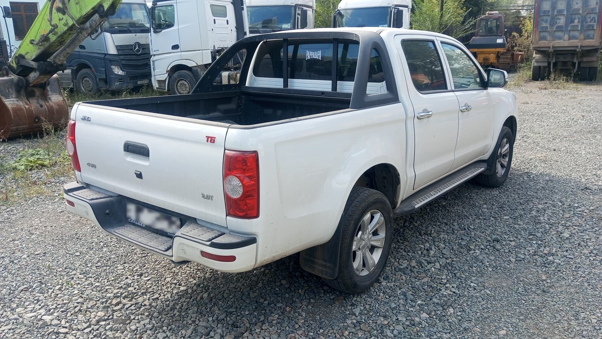 Jac T6 - 3