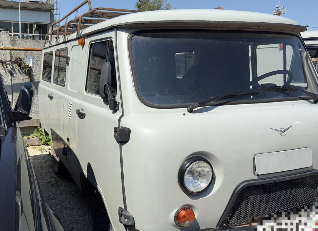 UAZ 3909* Грузопассажирский - 2