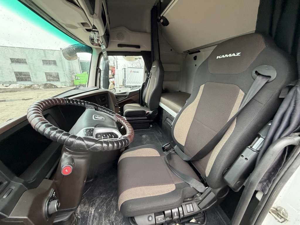 Камаз 54901 4x2 Седельный тягач - 6