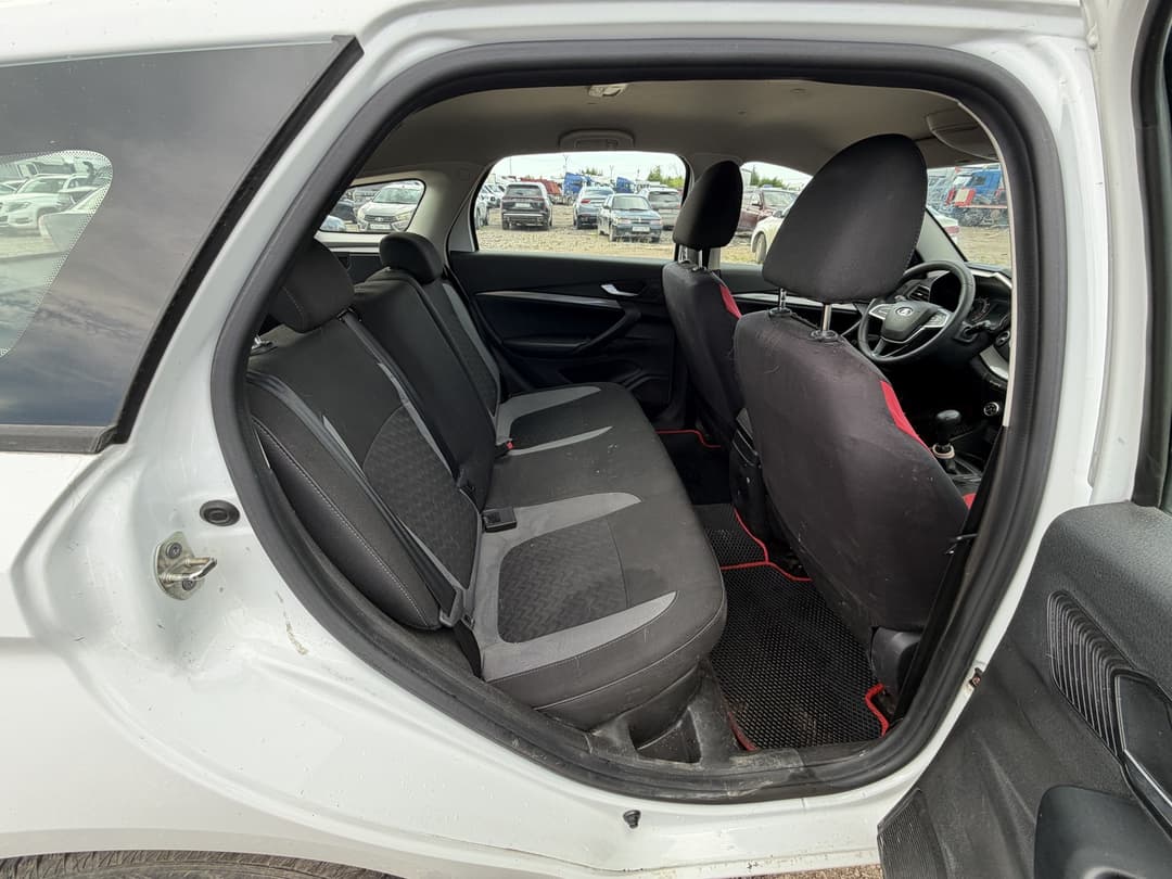 Lada Vesta SW - 8