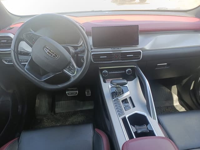 Geely Coolray - 5