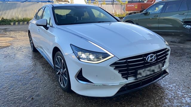 Hyundai Sonata - 2