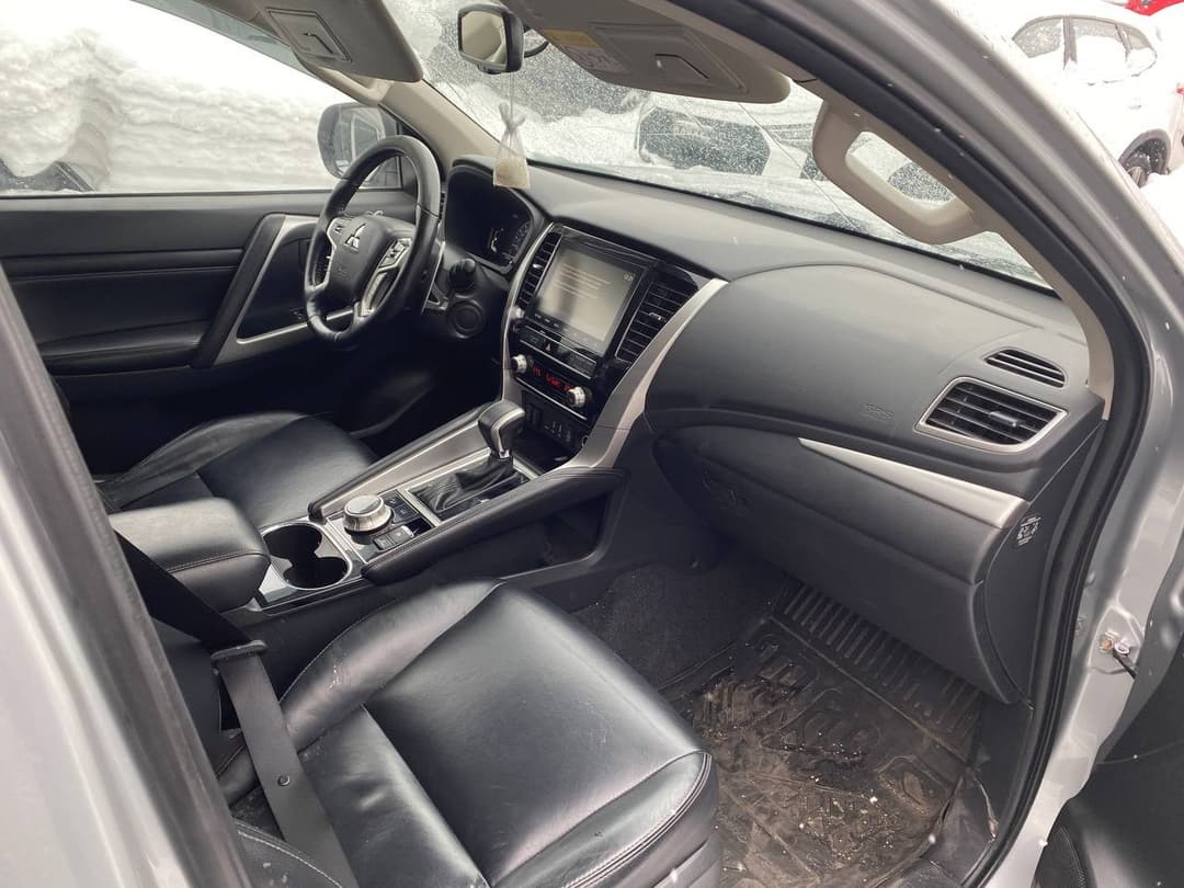 Mitsubishi Pajero Sport - 8