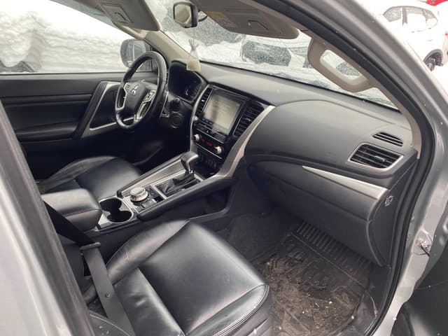 Mitsubishi Pajero Sport - 8