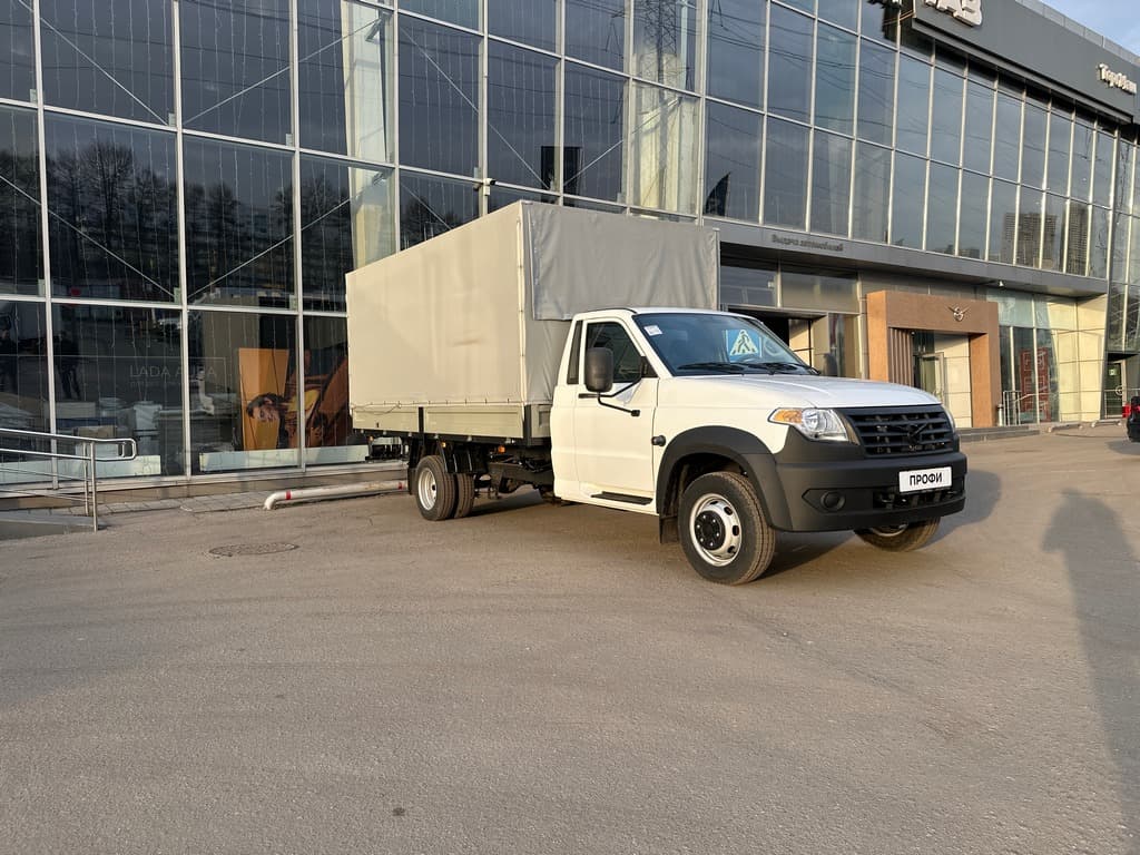 UAZ Profi - 4