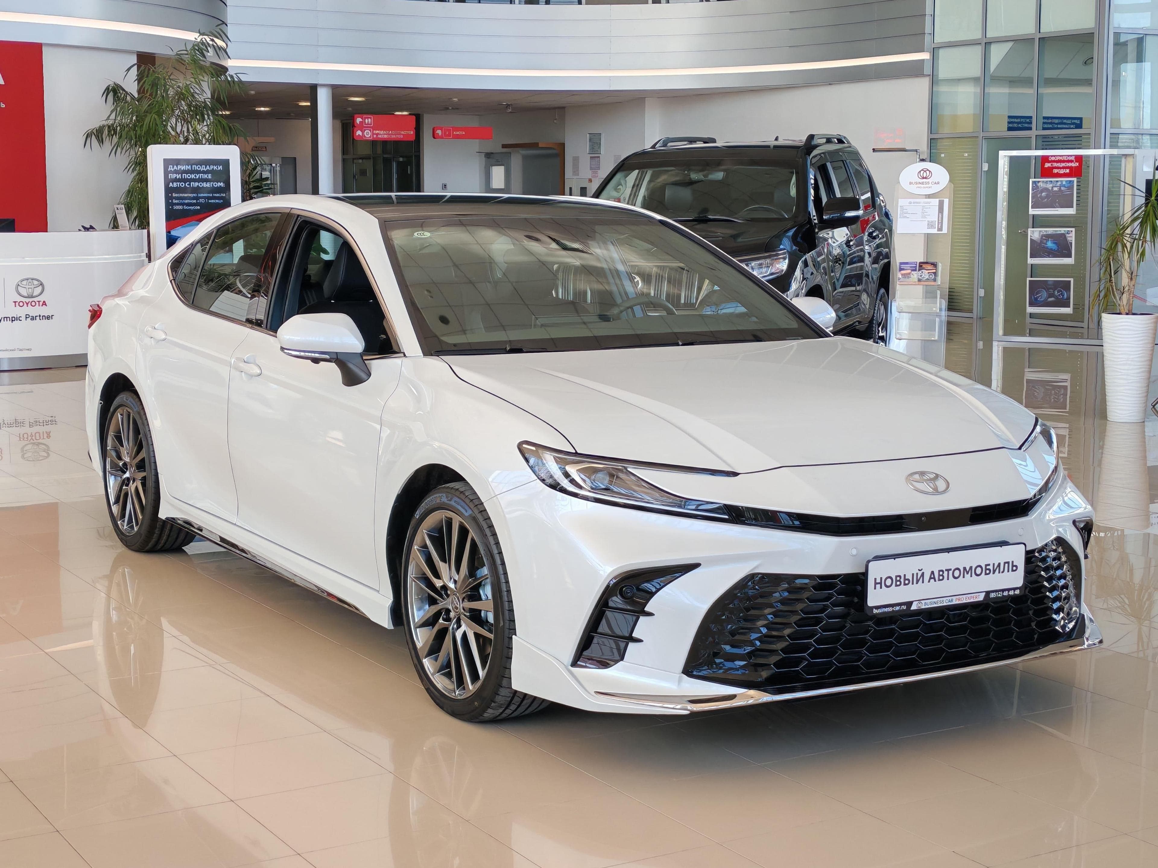 Toyota Camry - 4