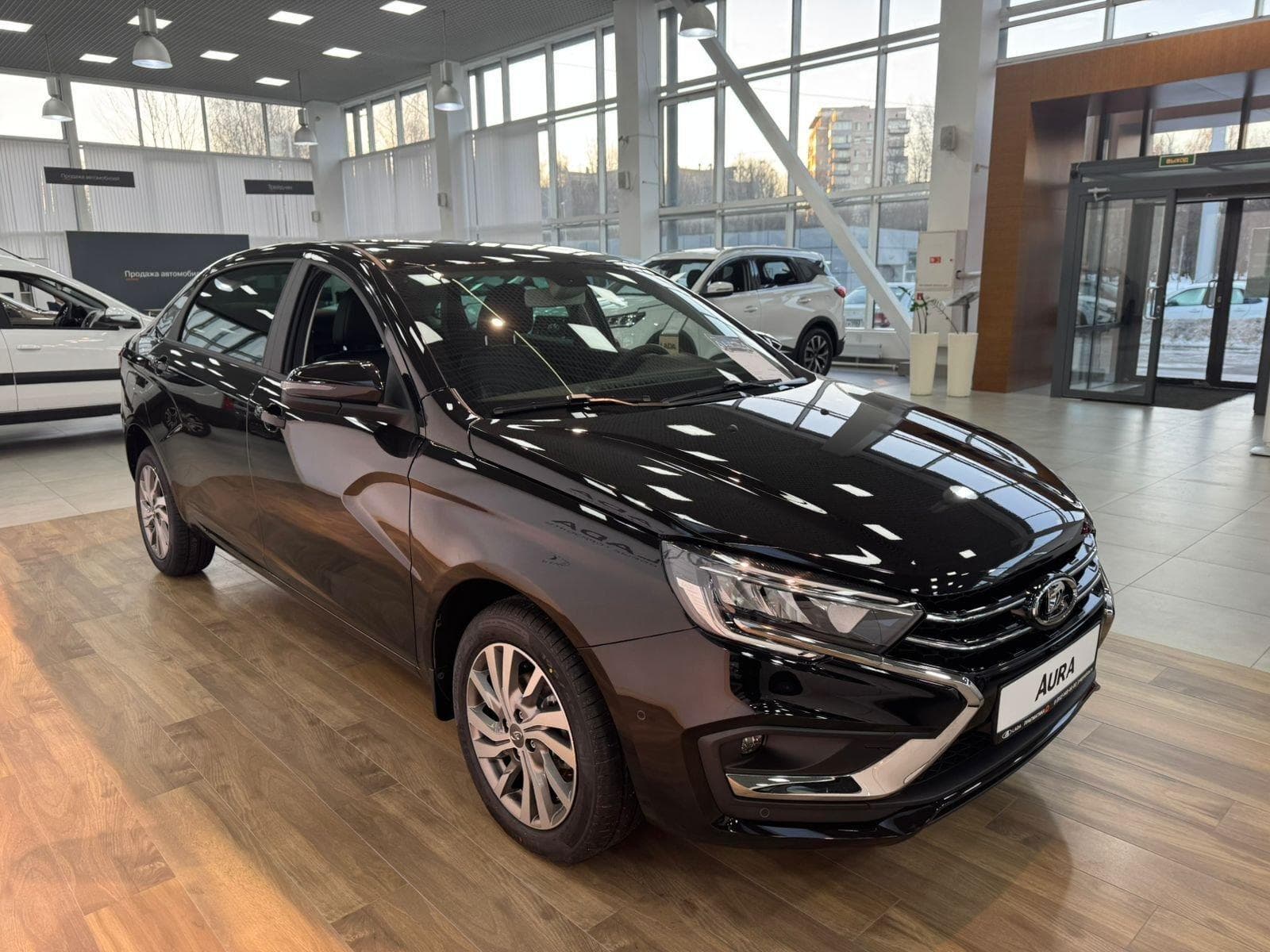Lada Aura - 3