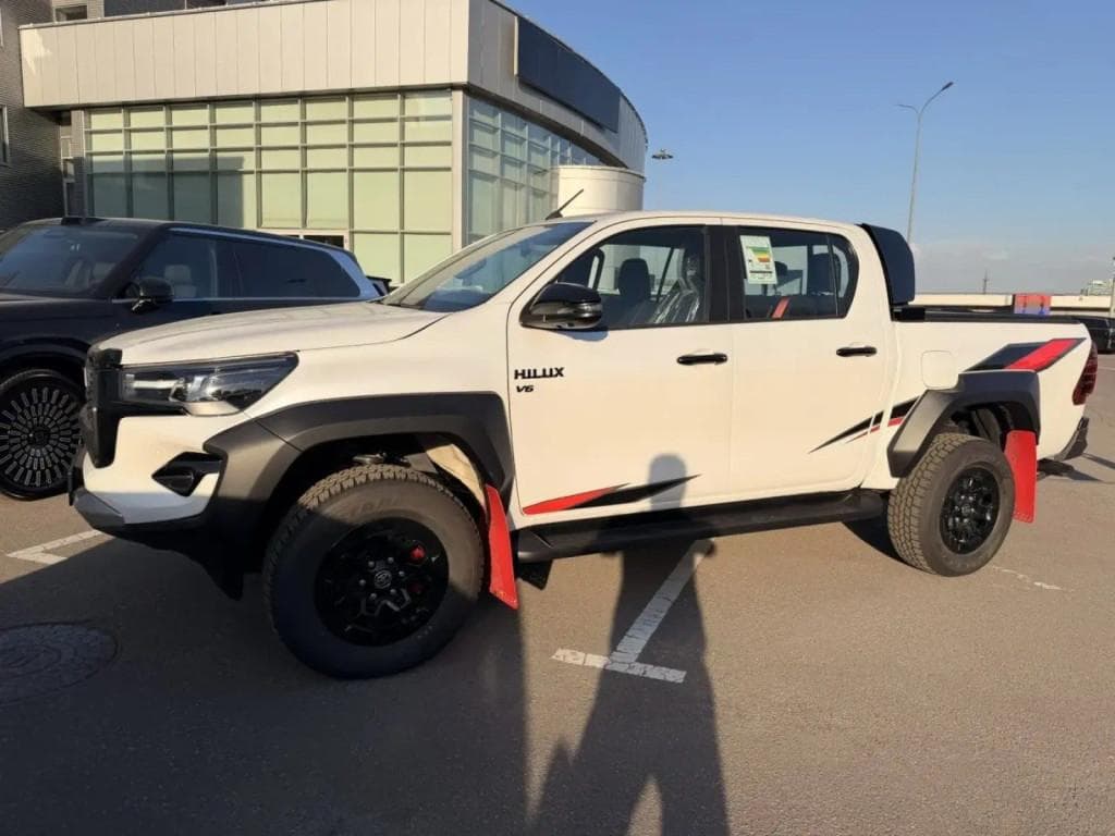 Toyota Hilux - 2