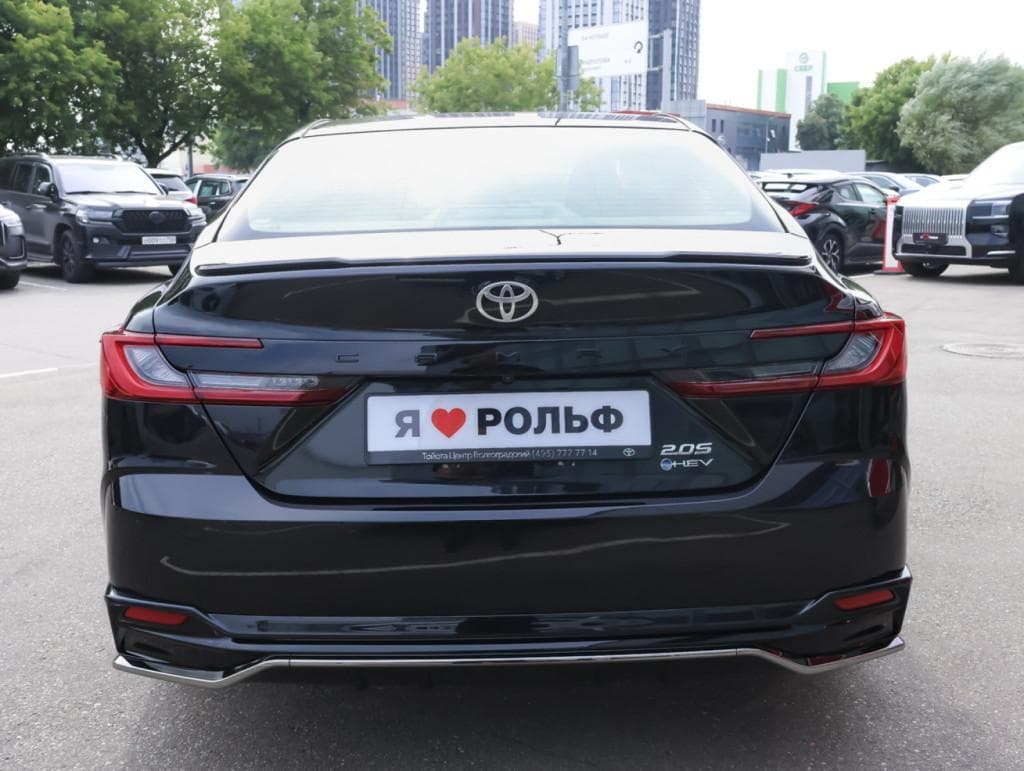 Toyota Camry - 5