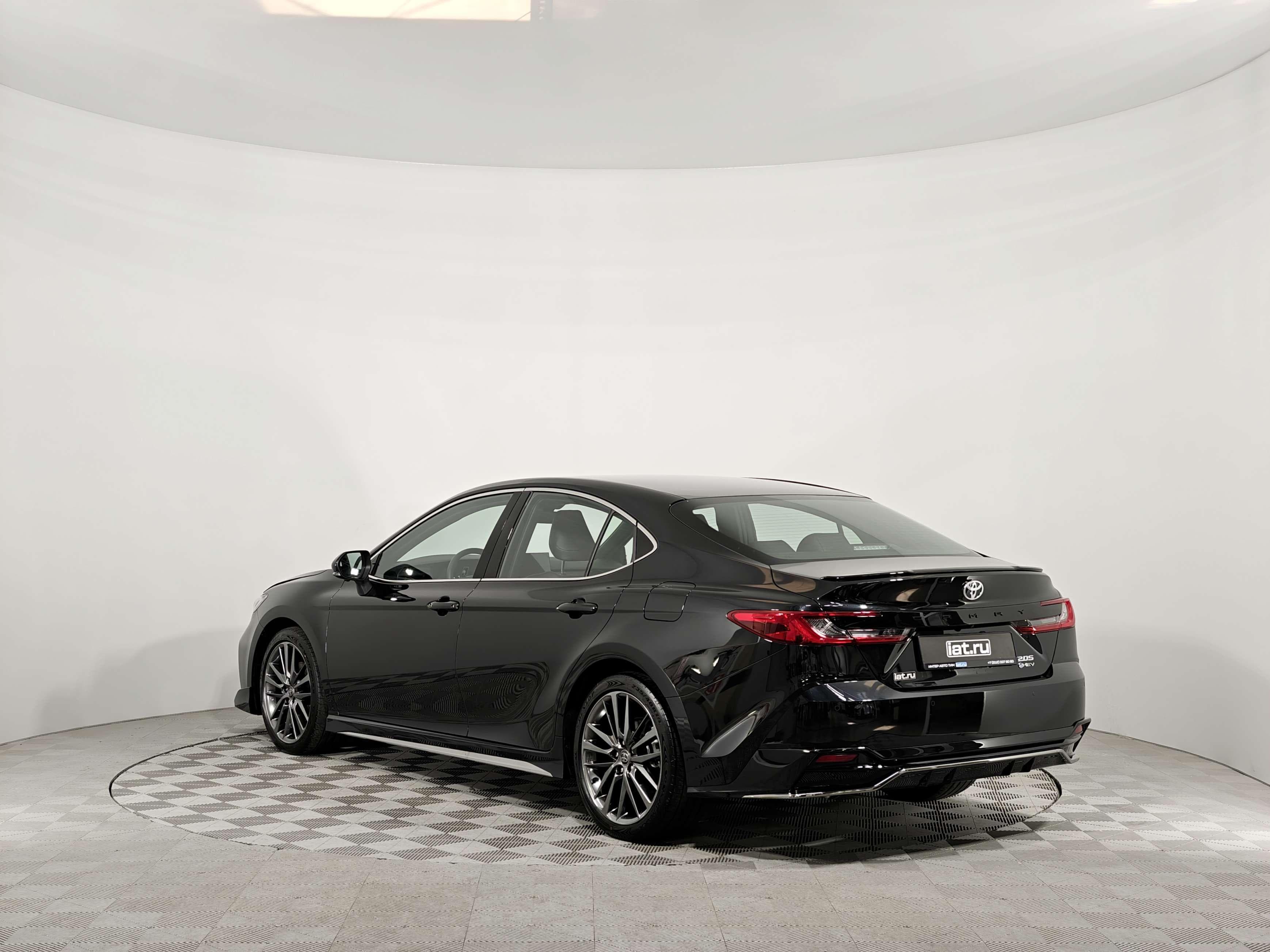 Toyota Camry - 5