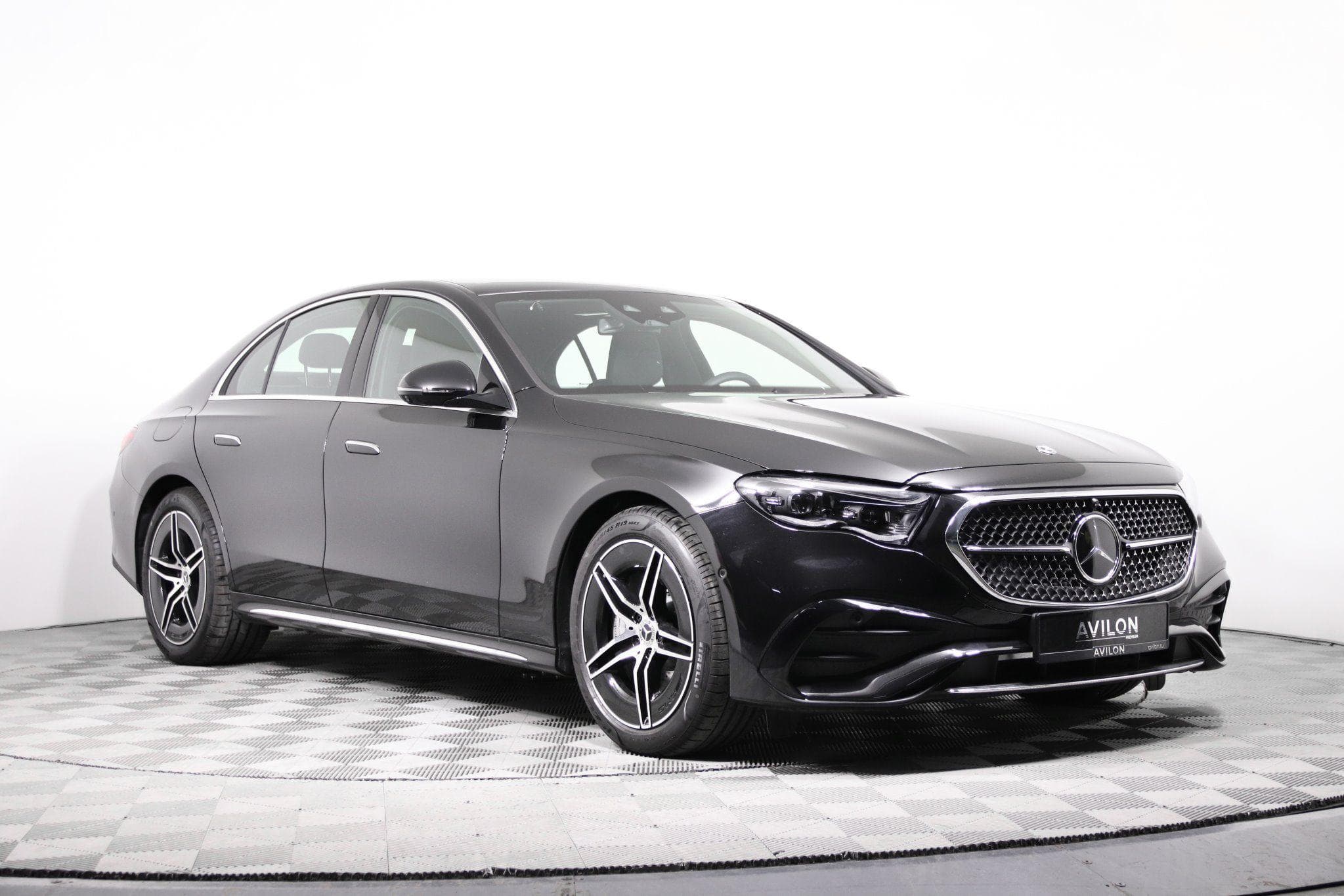 Mercedes-Benz E седан - 2
