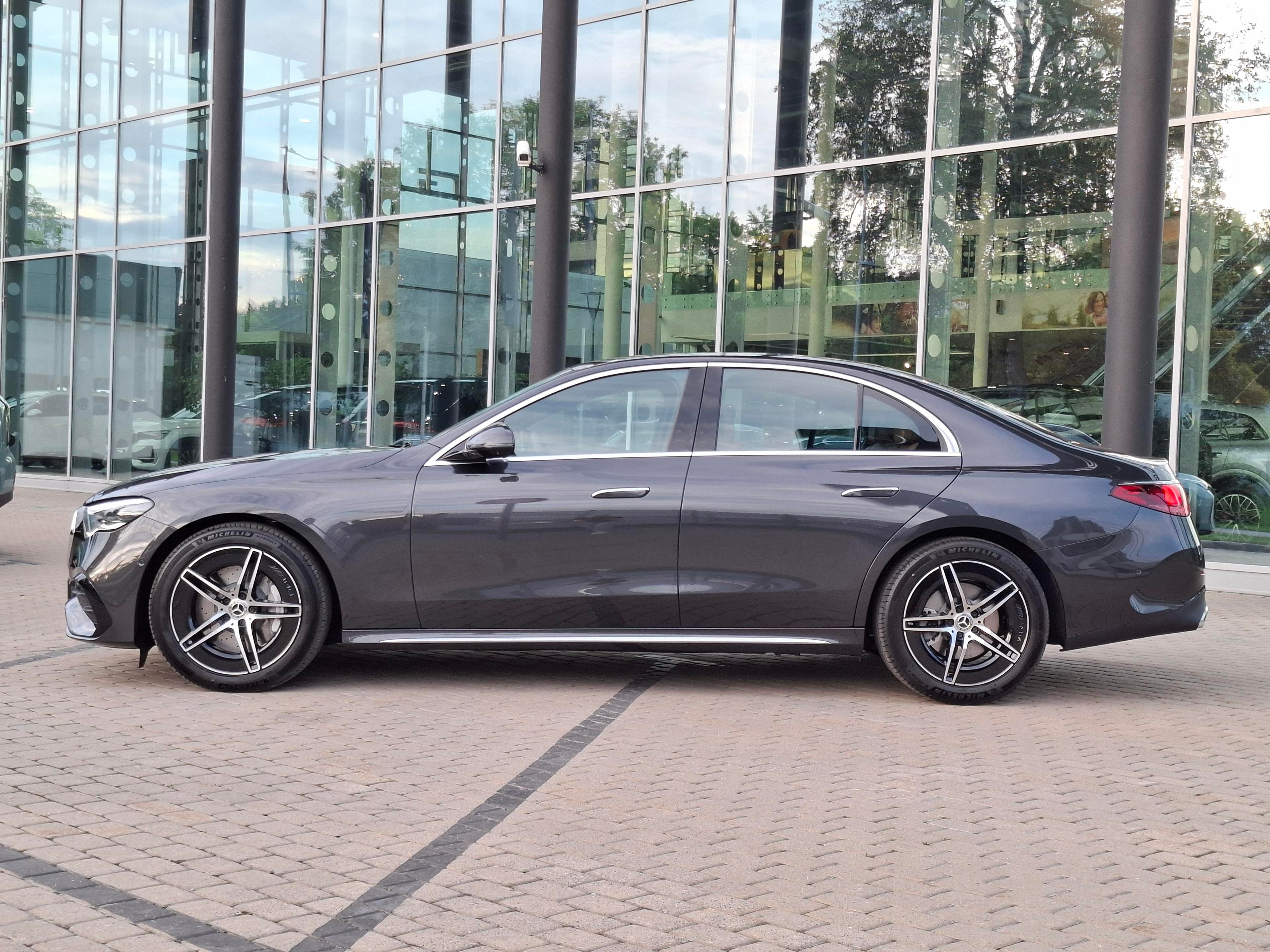 Mercedes-Benz E седан - 4