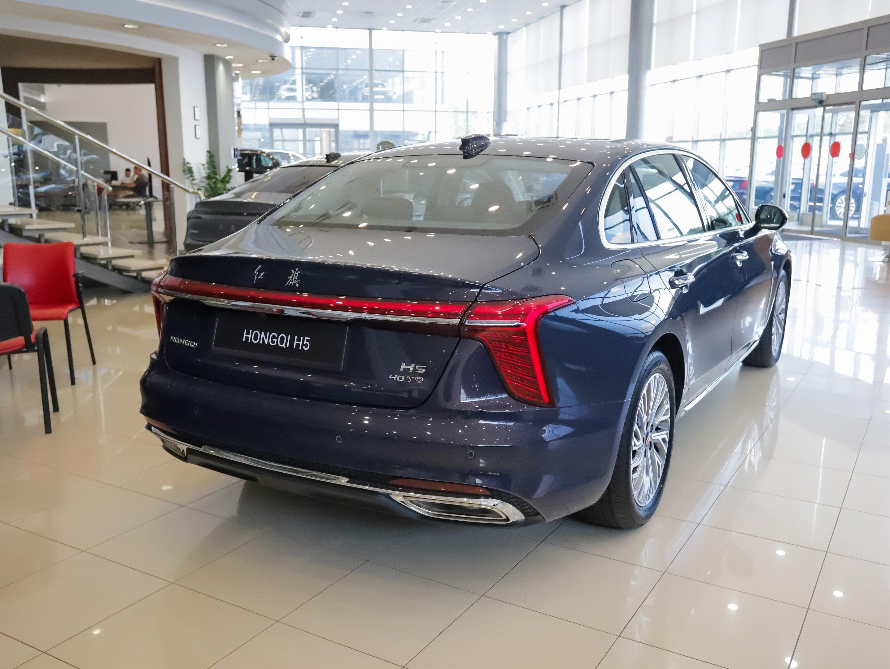 Hongqi H5 - 4