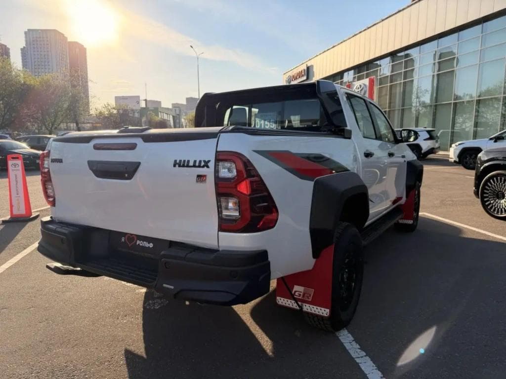 Toyota Hilux - 5