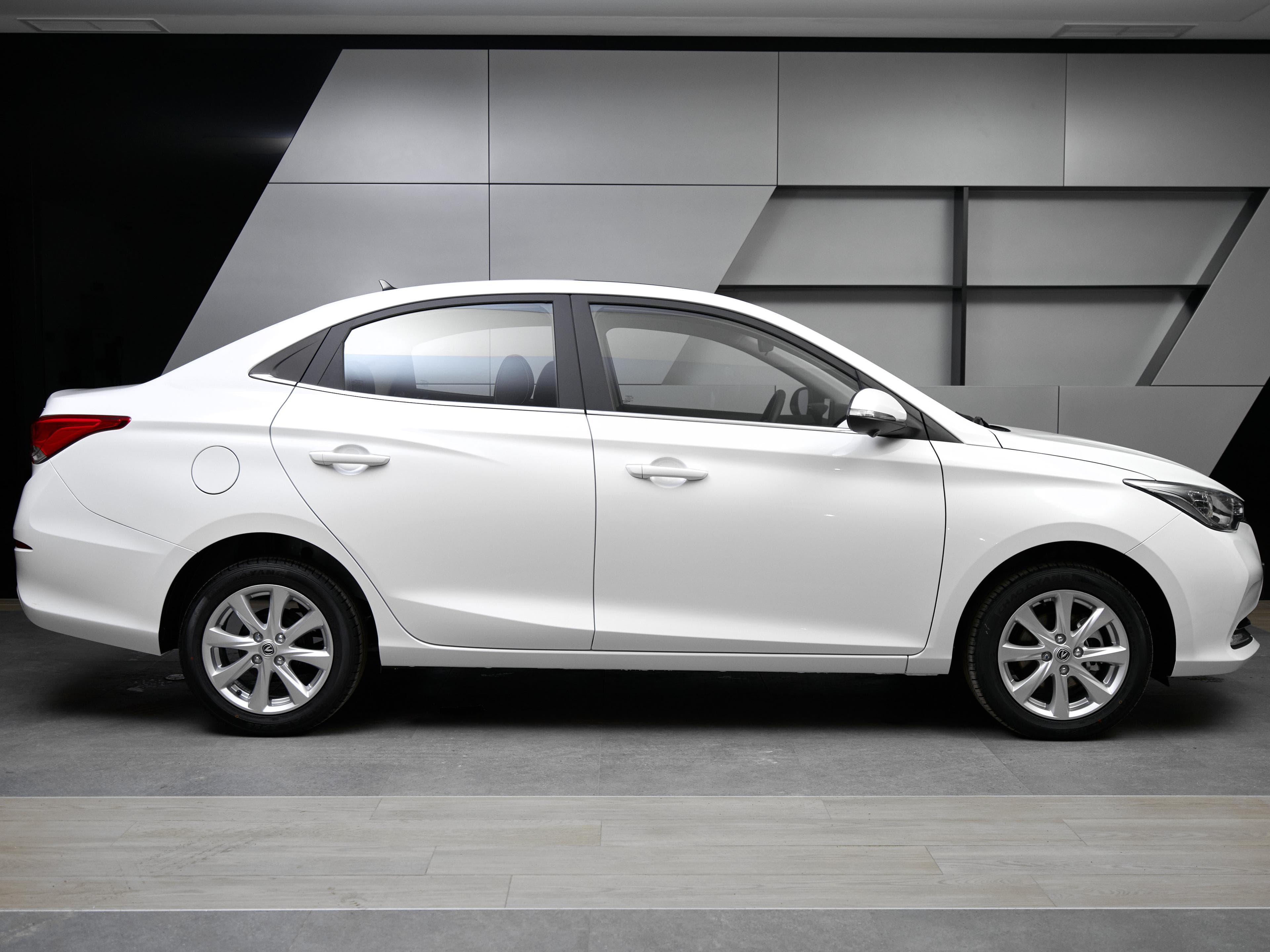 Changan Alsvin - 5