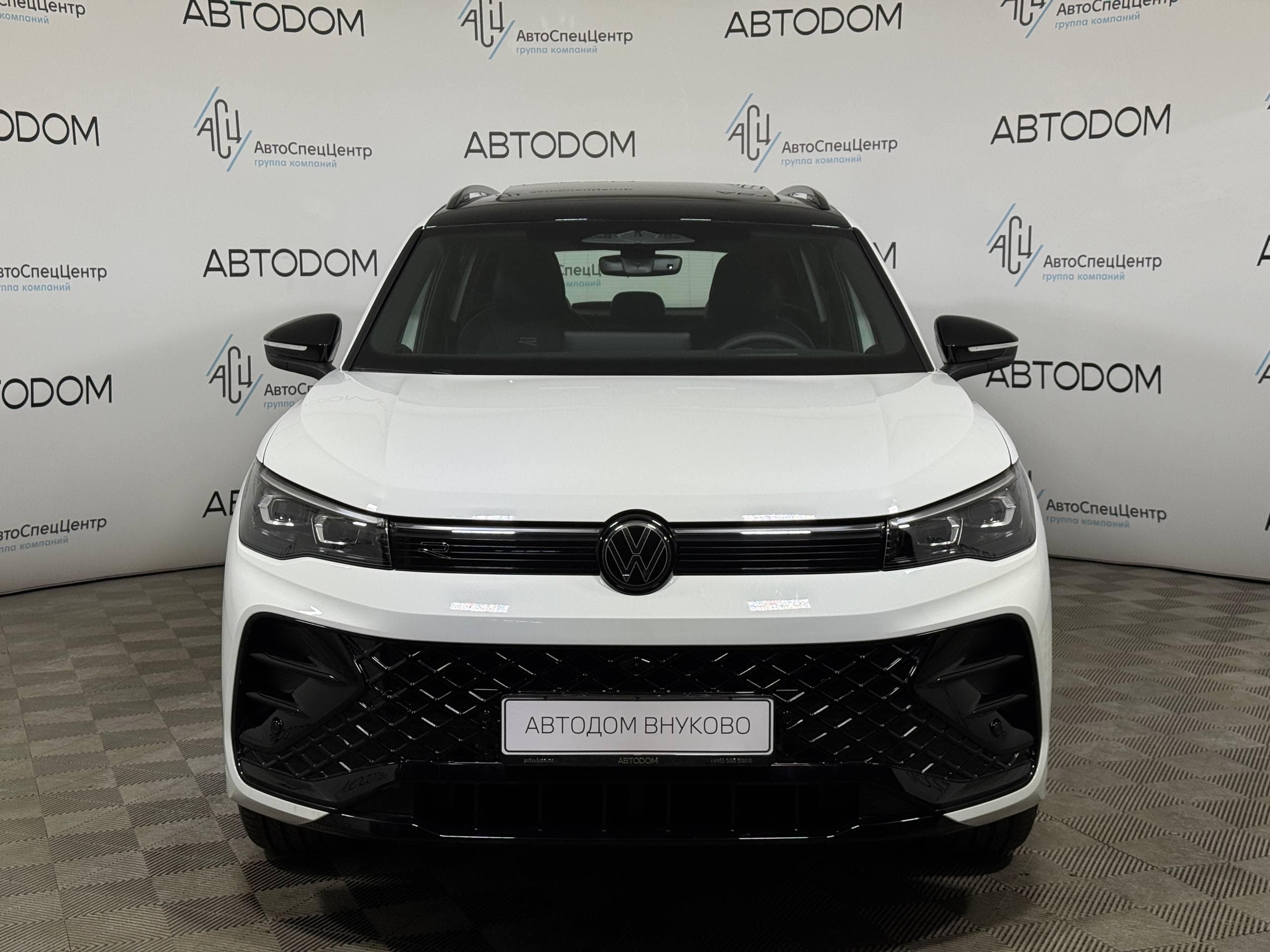 Volkswagen Tiguan L Pro - 4