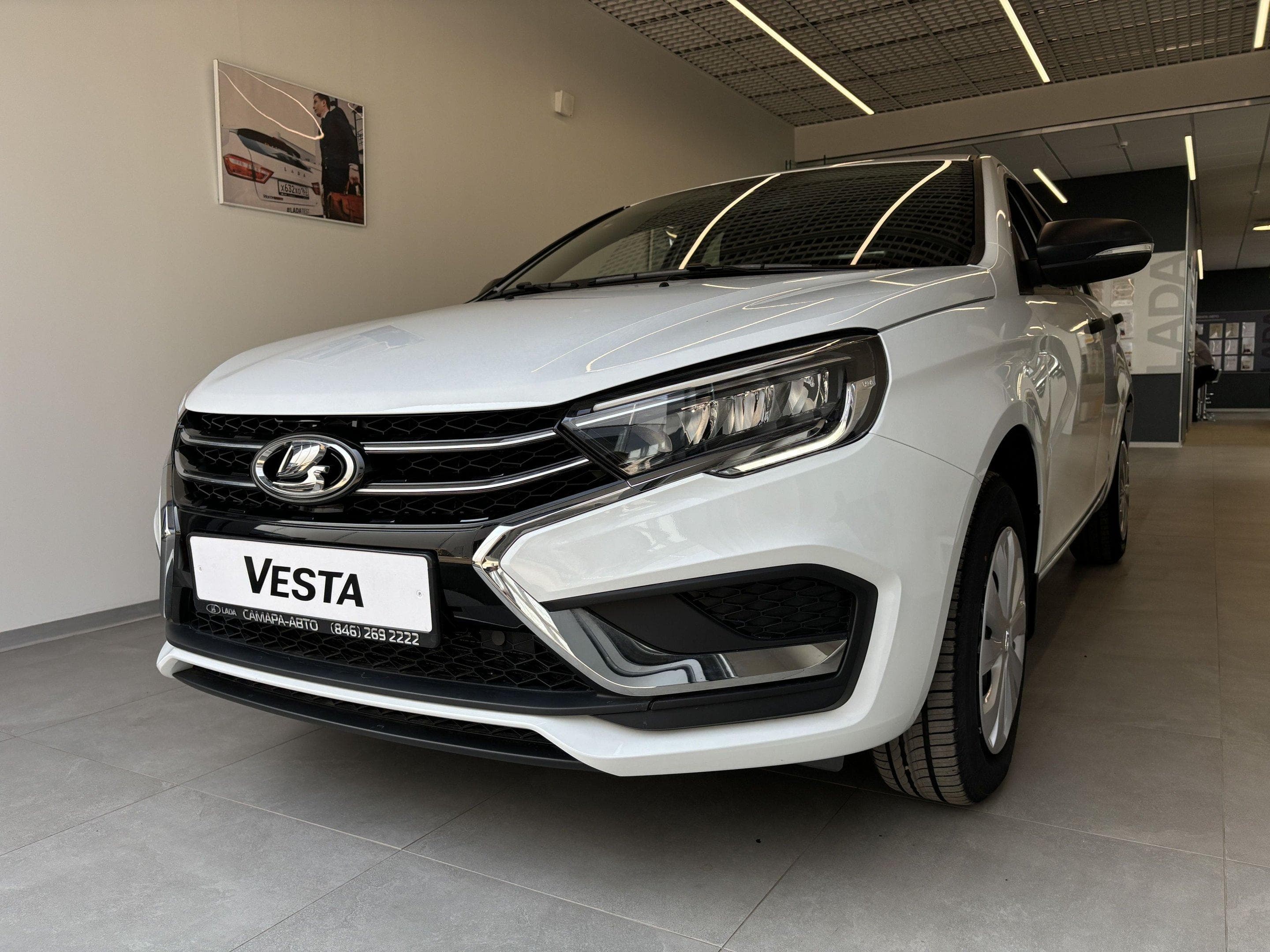 Lada Vesta седан - 4