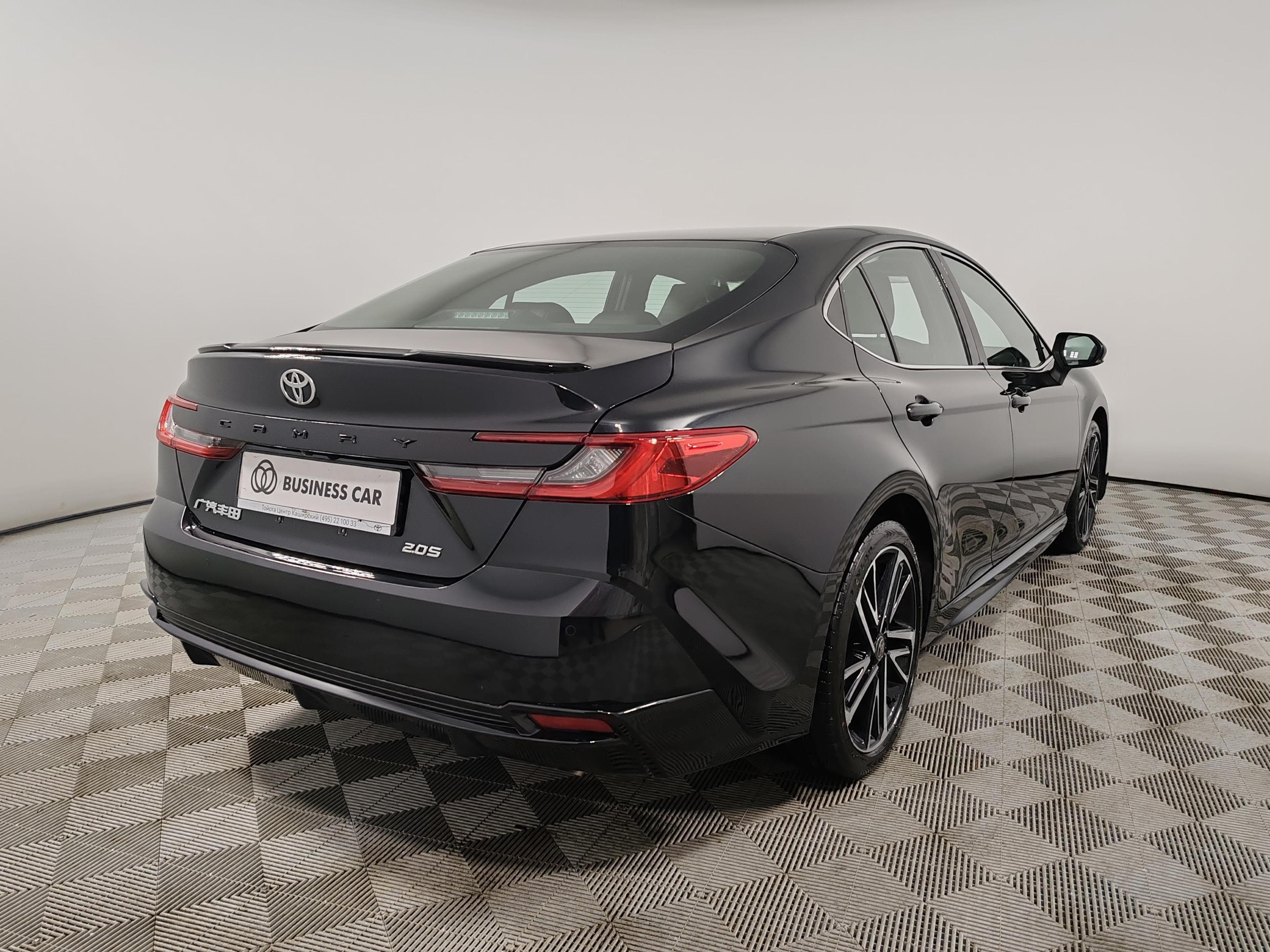 Toyota Camry - 5