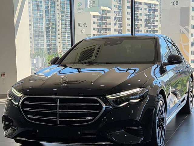 Mercedes-Benz E седан - 2