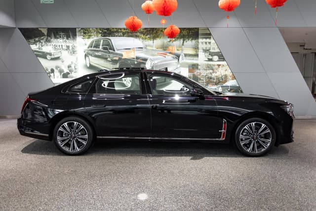 Hongqi H9 - 4