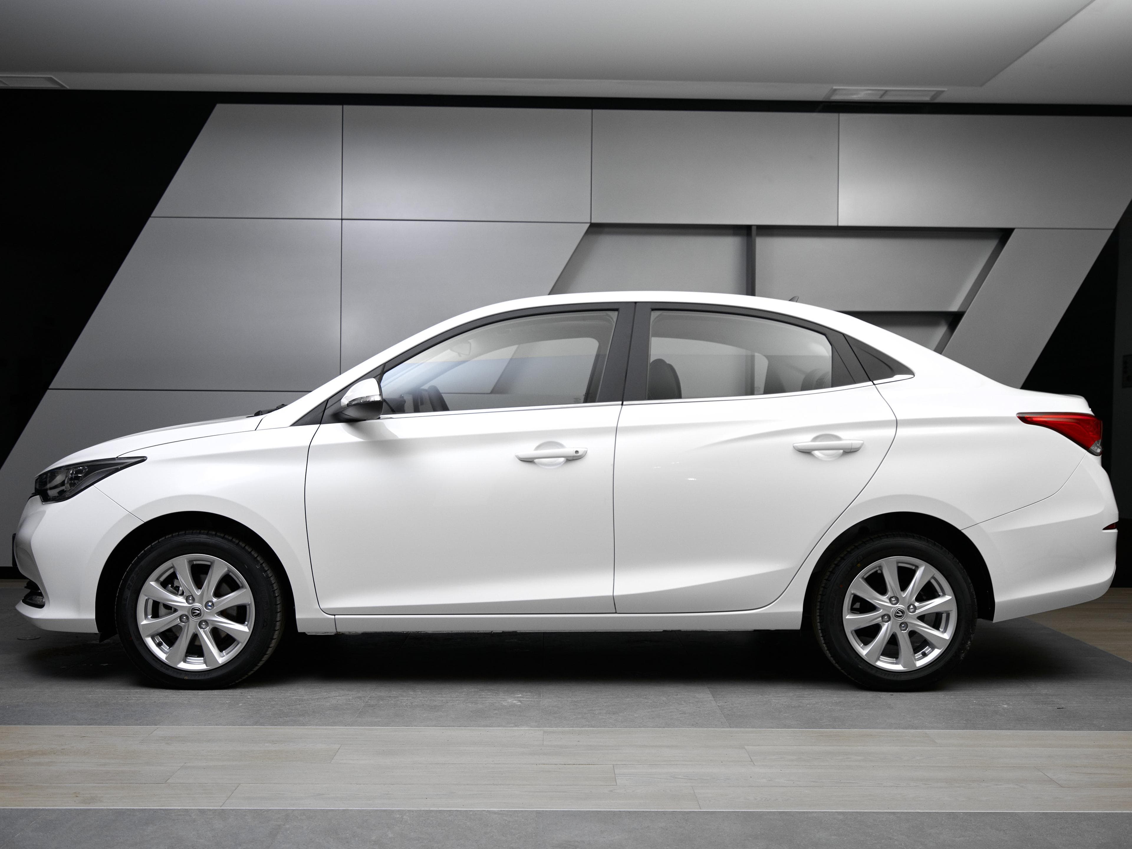 Changan Alsvin - 4