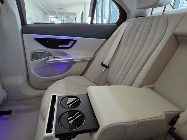 Mercedes-Benz E седан - 4