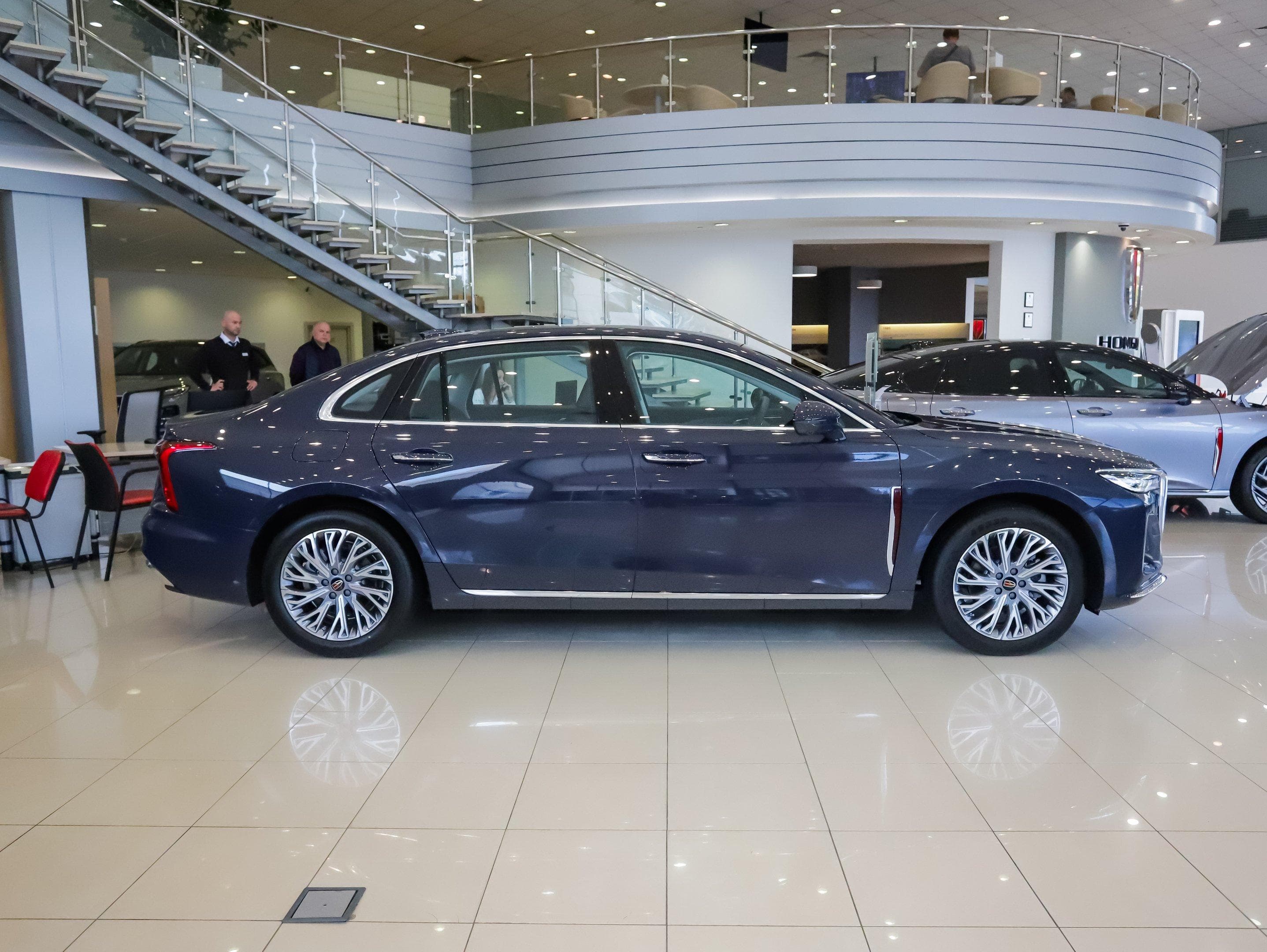 Hongqi H5 - 5