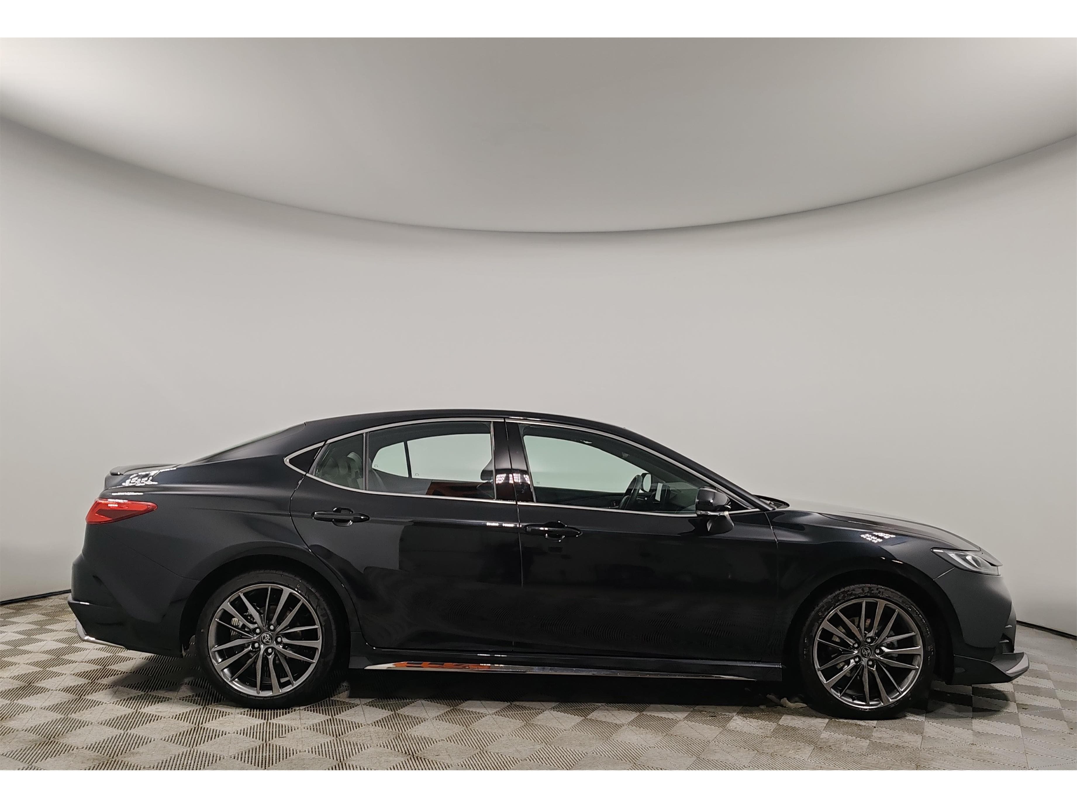 Toyota Camry - 5